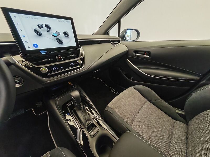 Toyota Corolla 2.0 Hybrid e-CVT Style - fotka 41 z 42
