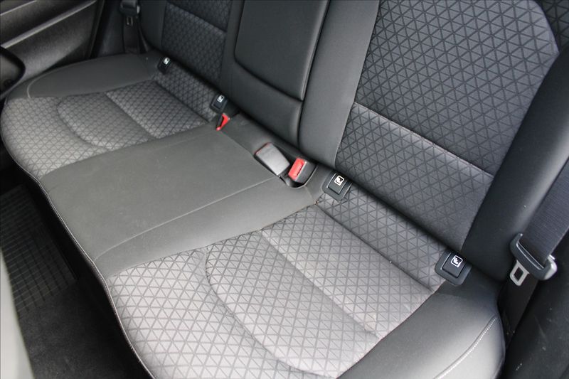 Kia Ceed 1,4 T-GDI  ČR,1.MAJ,EXCLUSIVE - fotka 25 z 33