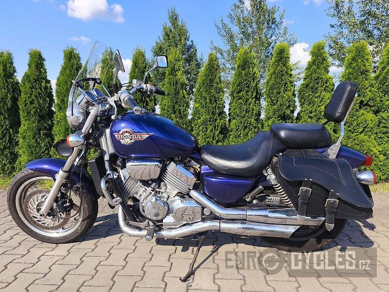 Honda VF 750 C Magna (1996) - fotka 2 z 11