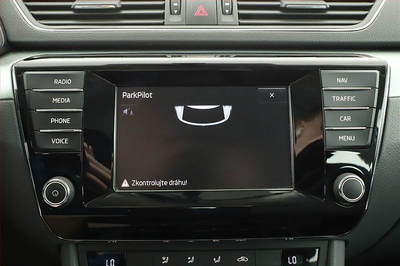 Škoda Superb (2016) 2.0 TDI 4x4, 4X4, Navi - fotka 13 z 19