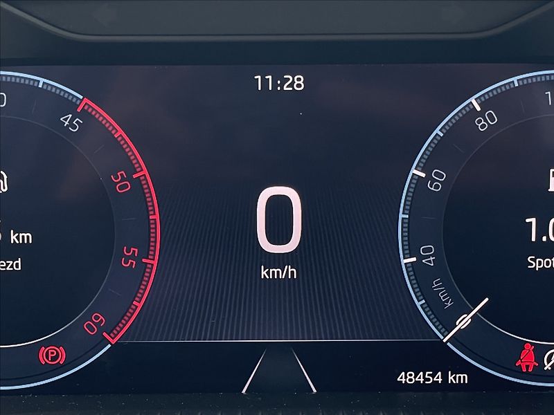 Škoda Octavia 2,0 TDI Combi Ambition Plus TA - fotka 10 z 23