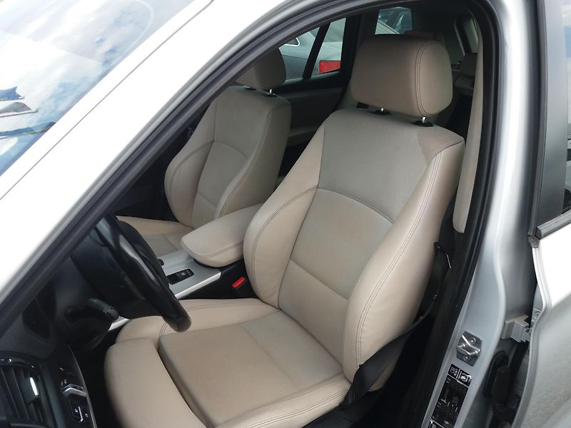 BMW X3 2.0D,4X4,XENONY,PANORAMA,NAVI! - fotka 23 z 29