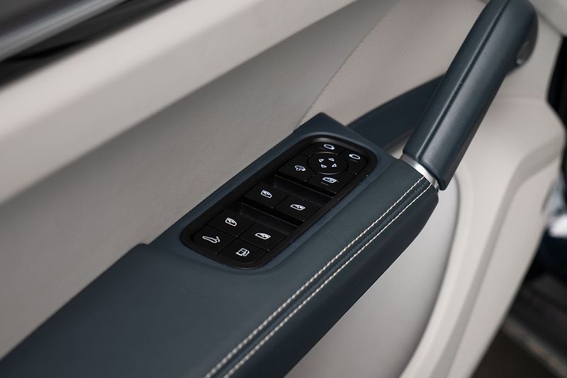 Porsche Cayenne E-Hybrid Platinum Edition/Bose - fotka 20 z 28