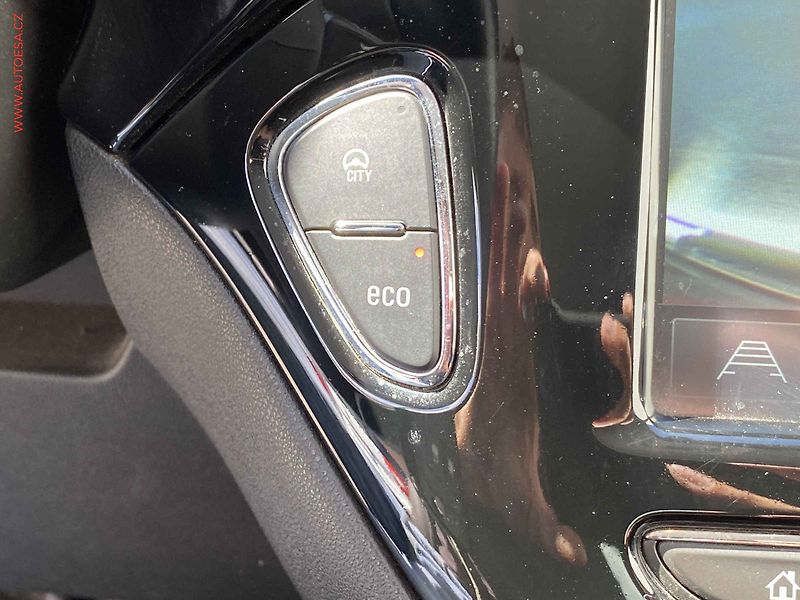 Opel Corsa (2019) 1.4i, Sport - fotka 15 z 17