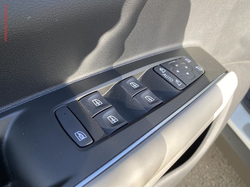 Renault Koleos (2022) 2.0dCi 4WD, 2.maj,ČR - fotka 13 z 20