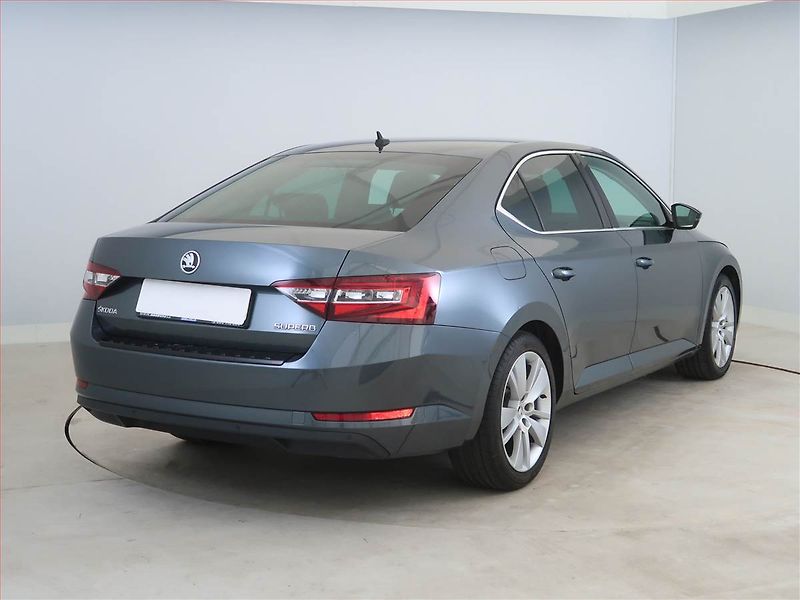 Škoda Superb (2018) Style 2.0 TDI, Automat - fotka 5 z 23
