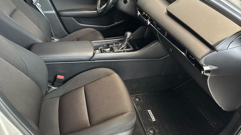 Mazda 3 (2023) 2.0 G122 Plus PO 1. MAJITELI - fotka 13 z 22