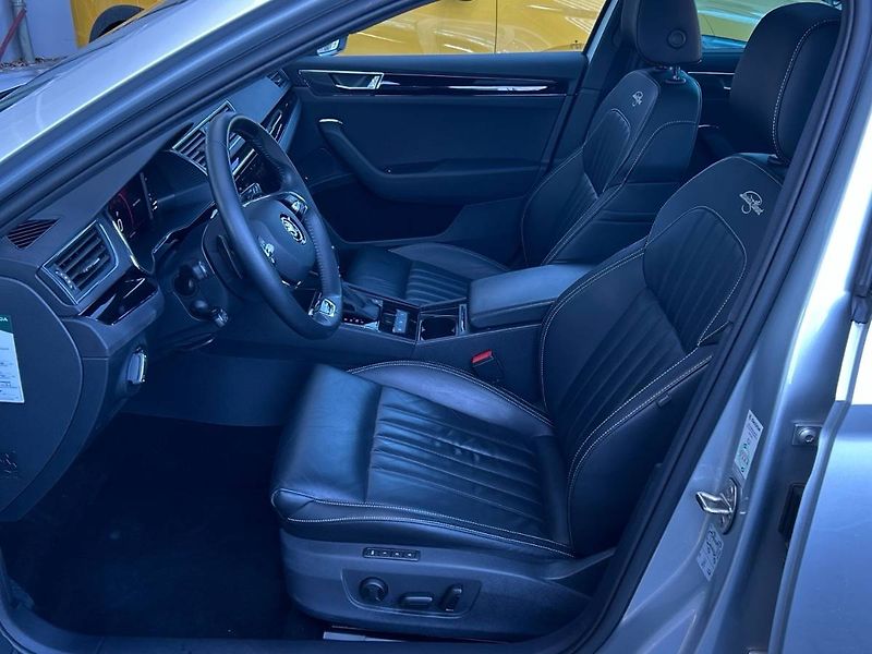 Škoda Superb (2021) kombi 2.0 TDI 7DSG 4x4 Laurin - fotka 18 z 35