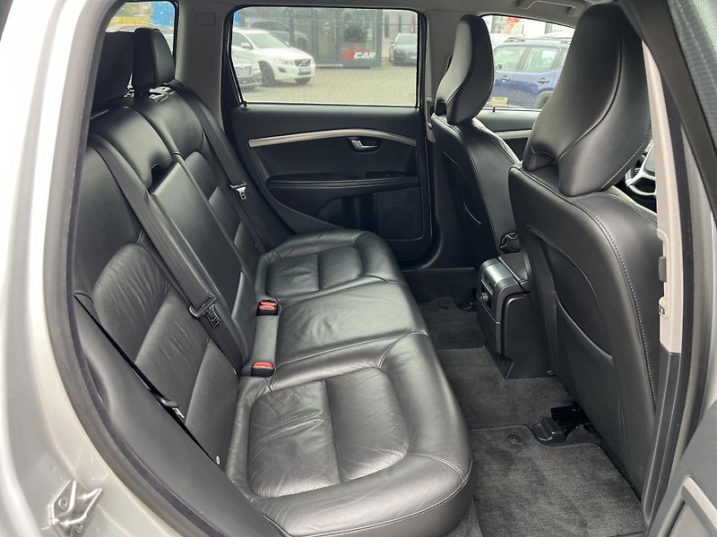 Volvo V70 2.0D D4 AUTOMAT KŮŽE KLIMA - fotka 29 z 41