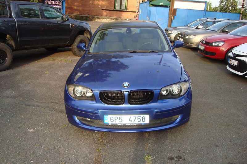 BMW Řada 1 (2007) 2.0 118i - fotka 2 z 56
