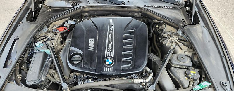 BMW Řada 5 (2015) 530XD*LED*PLNÝ*SERVIS*COMBI* - fotka 38 z 50
