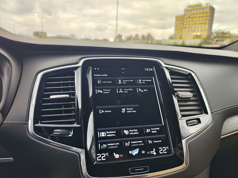 Volvo XC90 B5 2.0/173kW Inscription AT 4x - fotka 26 z 44