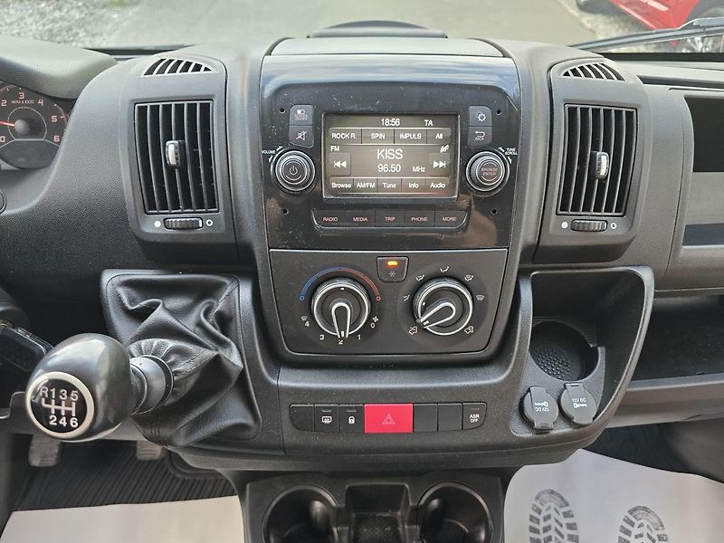 Peugeot Boxer L1H1 2,2HDI 88kW - DPH - fotka 11 z 21
