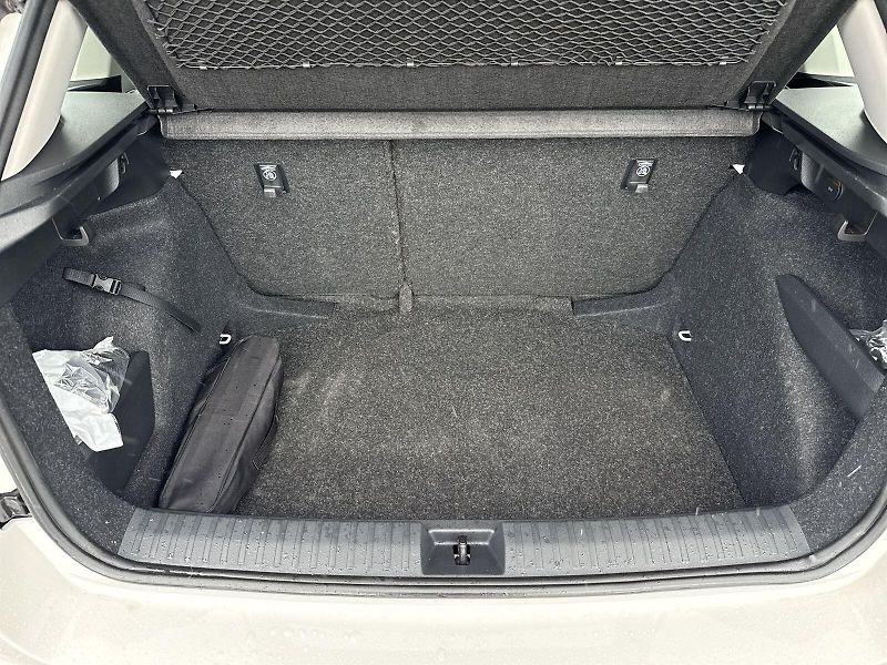 Škoda Kamiq (2023) 1.0 TSI Fresh - fotka 31 z 32