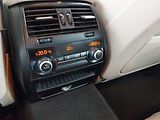BMW Řada 5 (2015) Luxury Line 518d, Automat - náhled 22
