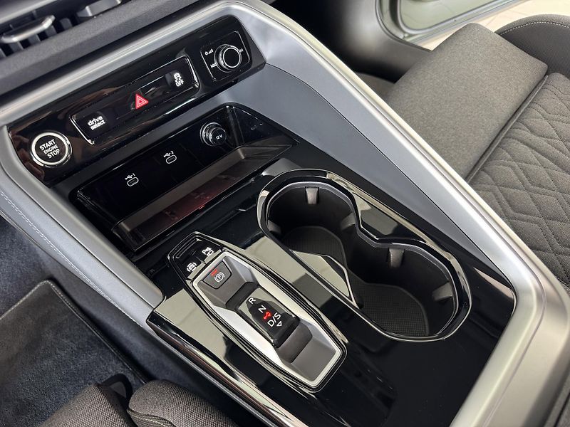 Audi Q5 TDI Quattro*S-LINE*360*KeyLess - fotka 27 z 40