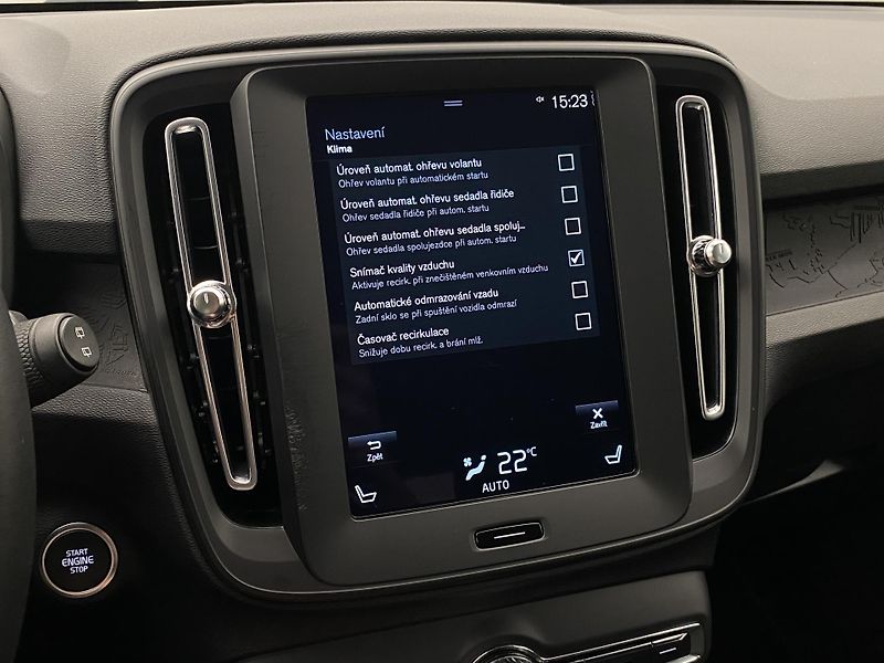 Volvo XC40 T2 KINETIC CZ - fotka 38 z 41