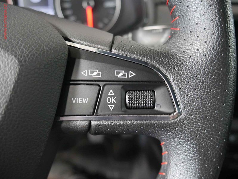 Seat Arona (2019) 1.5 TSi, FR, navi, TZ - fotka 15 z 21