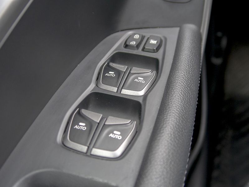 Hyundai Santa Fe (2013) ČR 11/13 2.2D 145KW – VÝBAVA - fotka 40 z 61
