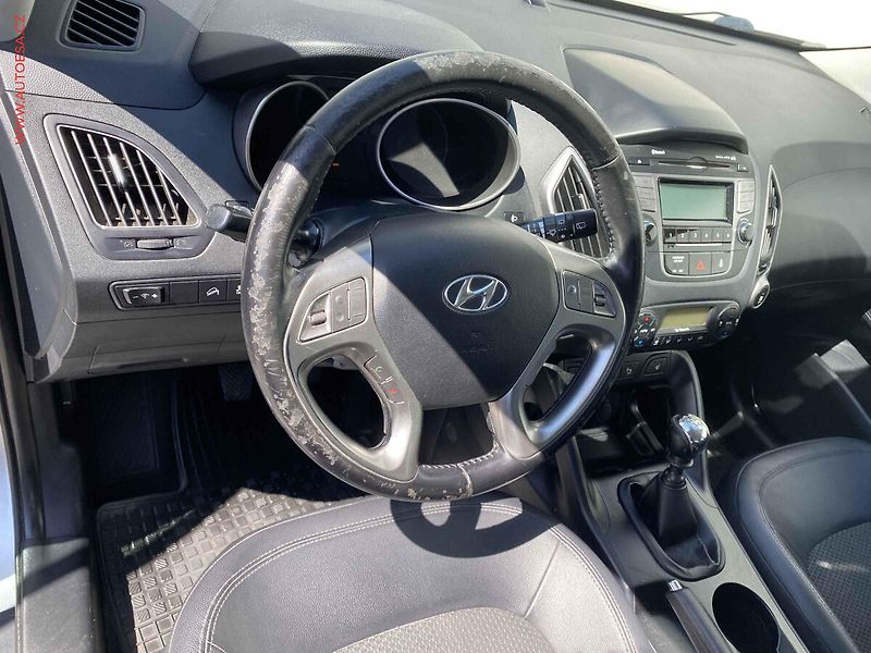Hyundai ix35 (2012) 1.7 CRDi, ČR, AC, panor - fotka 13 z 18