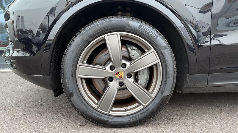 Porsche Cayenne S - fotka 9 z 29