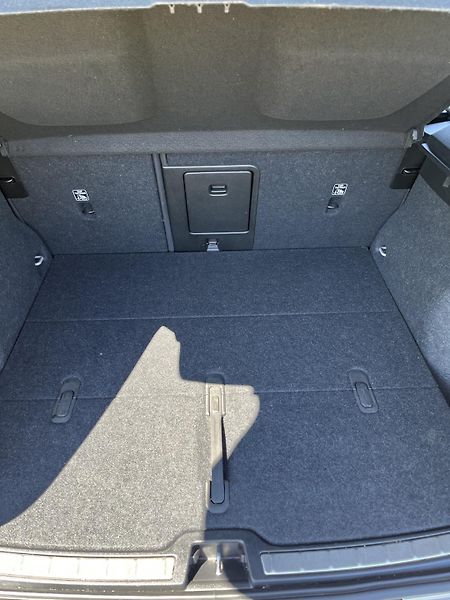 Volvo XC40 (2022) B3 FWD AUT PLUS 1. MAJITEL - fotka 16 z 23