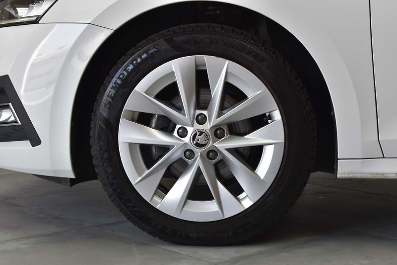Škoda Octavia 1.5 TSI e-TEC*STYLE*DPH*ČR 1.M - fotka 34 z 41
