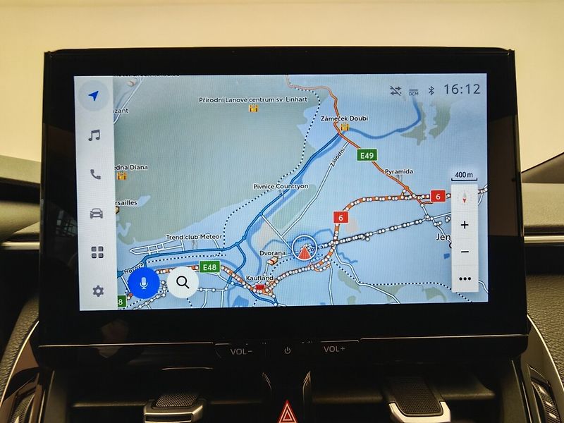 Toyota Corolla 1.8 Hybrid e-CVT Touring Sport - fotka 32 z 40