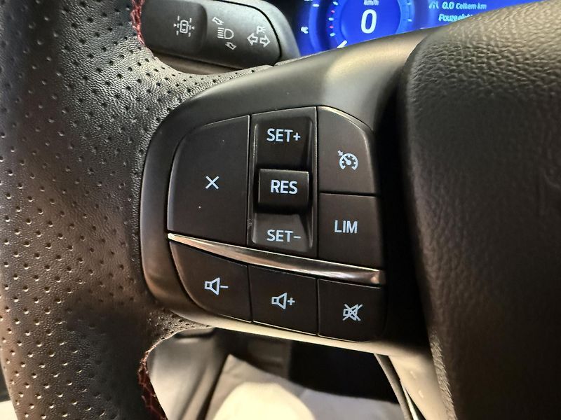 Ford Kuga 2.5 Duratec Hybrid HEV ST-Line - fotka 9 z 15