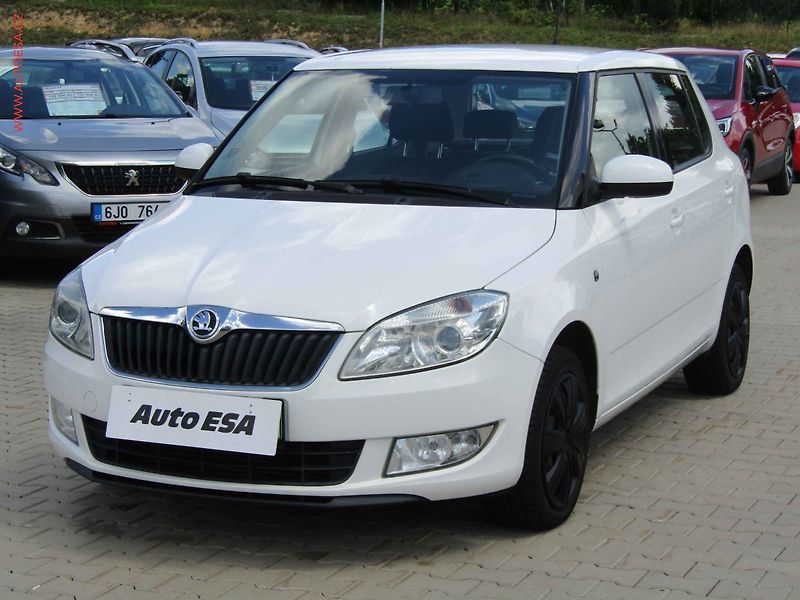 Škoda Fabia (2013) 1.6 TDi, ČR, AC, tempo, park - fotka 3 z 14