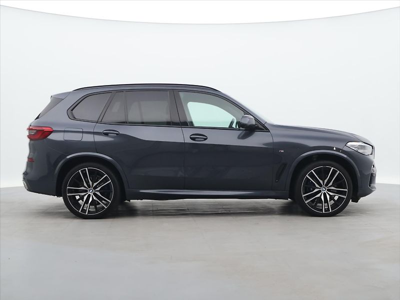 BMW X5 3,0 30d 195kW M-sport CZ DPH - fotka 8 z 50