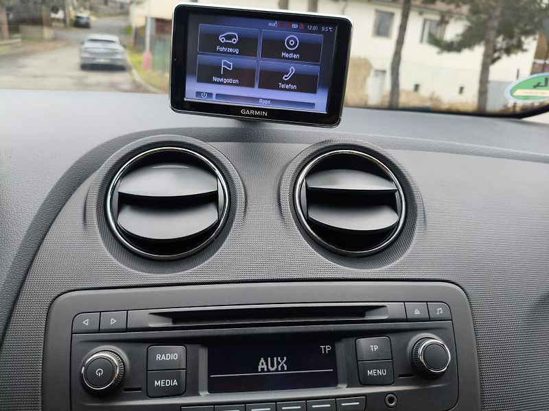 Seat Ibiza (2014) 1,2 TSI 77Kw I-tech combi - fotka 20 z 33
