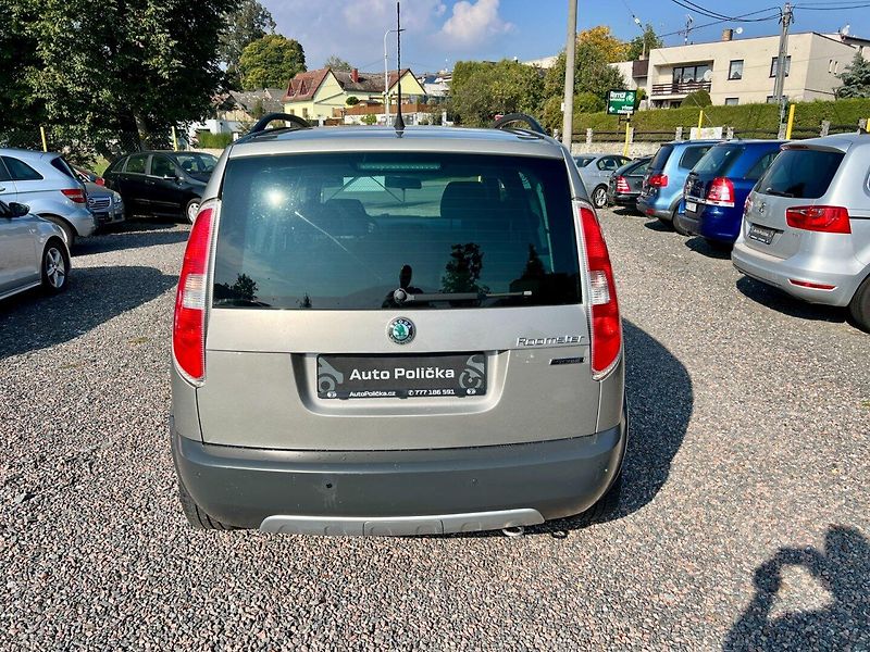 Škoda Roomster (2013) 1.2 TSI 63 kW Scout DSG - fotka 6 z 20