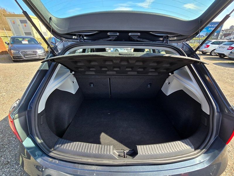Seat Leon (2021) 1.5 TSGi Style DSG - fotka 17 z 22