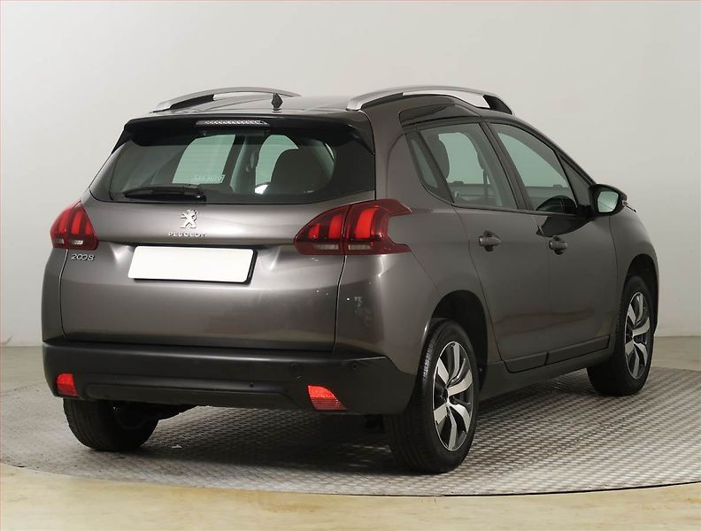 Peugeot 2008 (2018) Active 1.2 PureTech - fotka 5 z 21