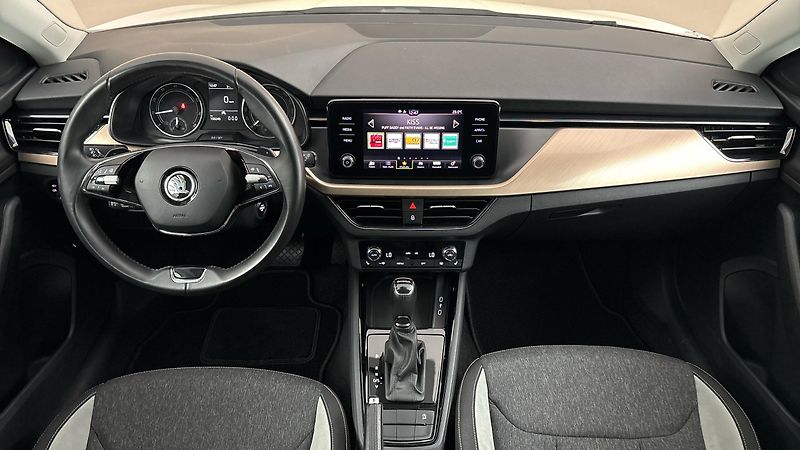 Škoda Scala 1.5 TSI DSG Style - fotka 8 z 26