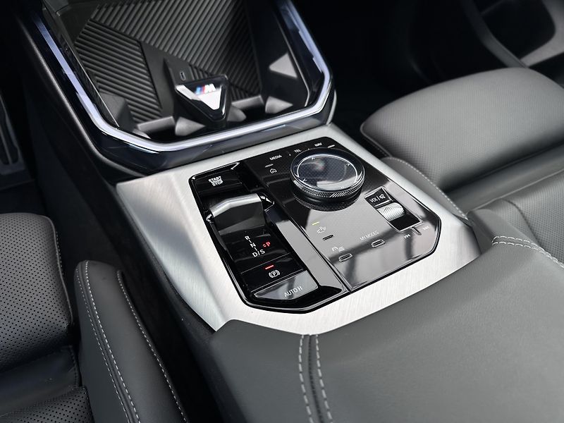 BMW X3 xDrive20d M-Sport PRO - fotka 26 z 28
