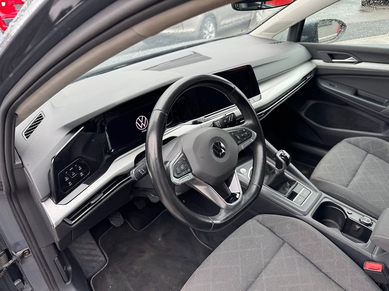 Volkswagen Golf (2020) Edition 1.5 TSI 96kW - fotka 11 z 31