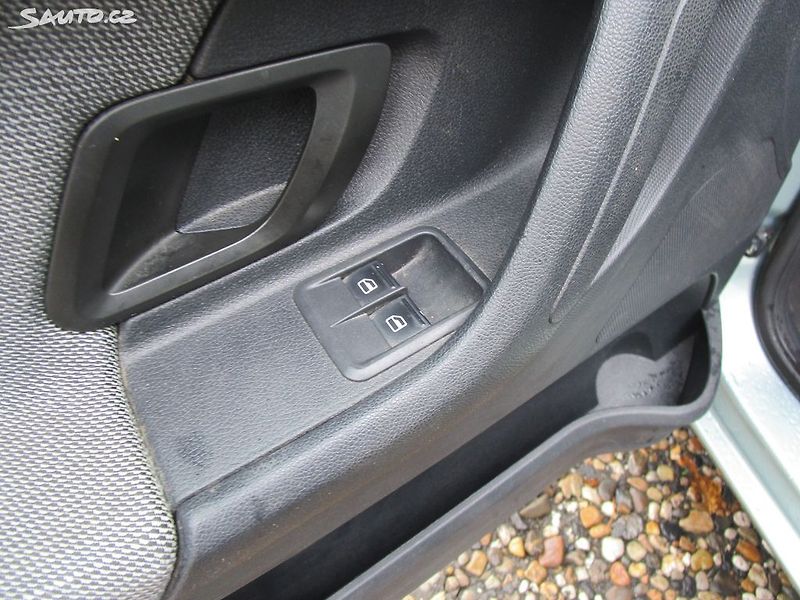 Škoda Fabia 1,2 - 51KW - NOVÁ STK+OLEJ - fotka 20 z 21