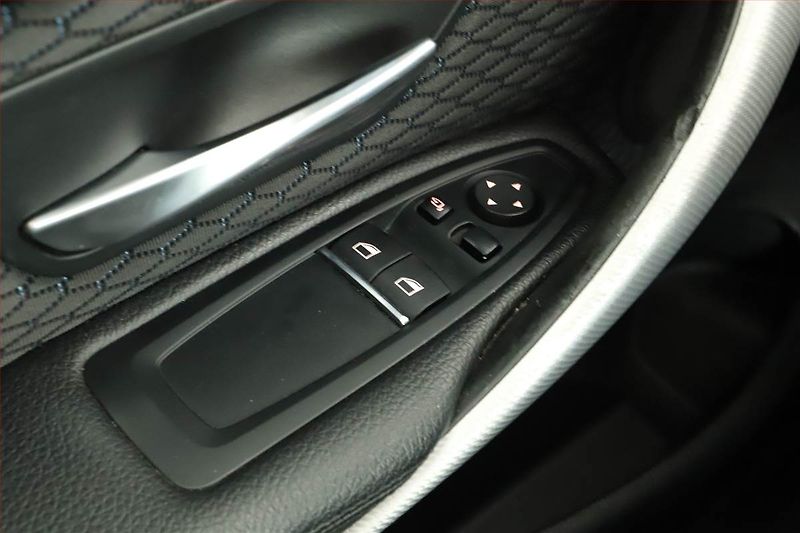 BMW Řada 4 (2018) M Paket 420d, 4X4, Automat - fotka 19 z 19