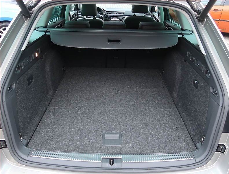 Škoda Superb (2017) Laurin&Klement 2.0 TDI, 4X4 - fotka 14 z 18