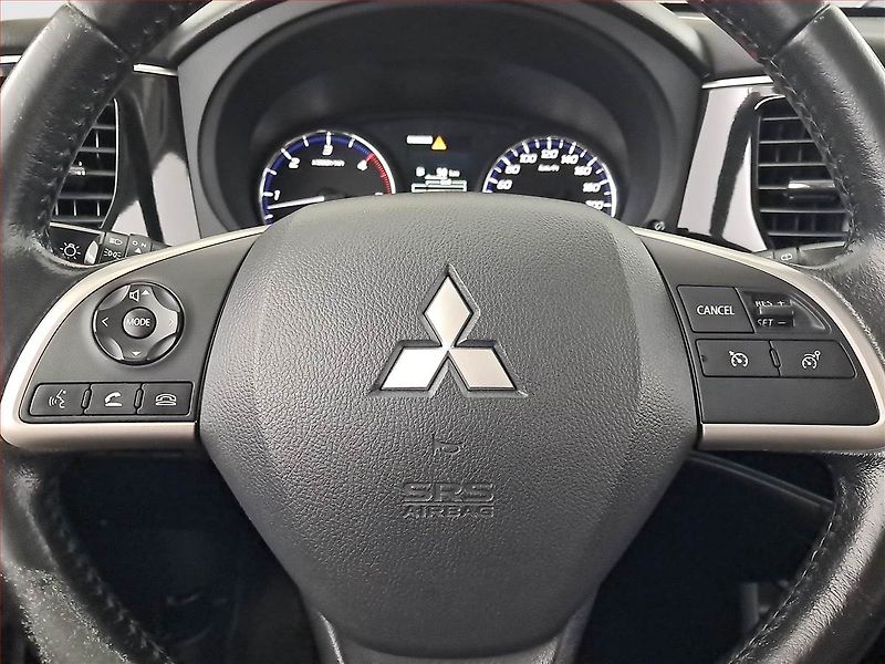 Mitsubishi Outlander (2016) 2.2 DI-D, 4X4, 7 míst, ČR - fotka 16 z 20