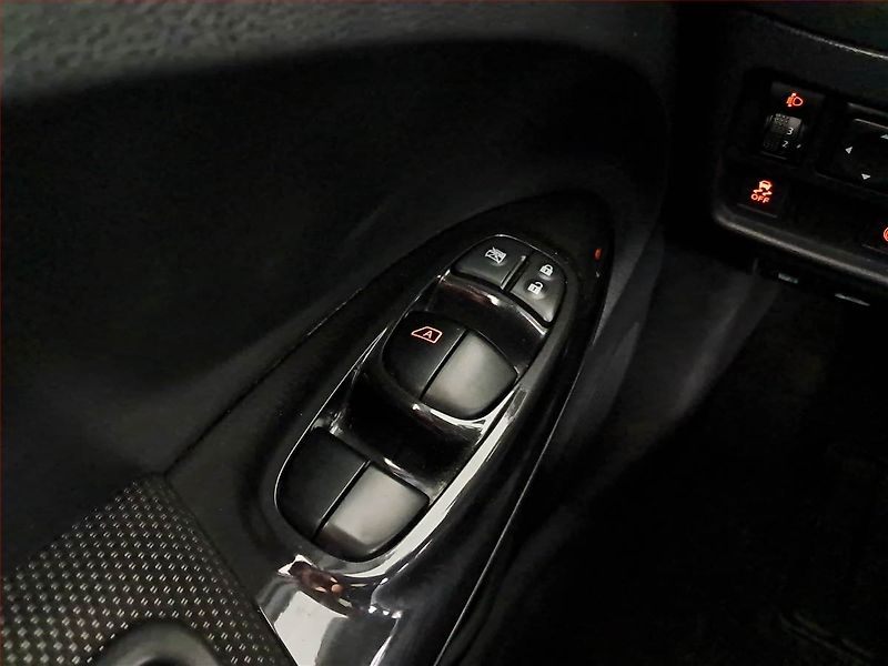 Nissan Juke (2014) 1.2 DIG-T, Serv.kniha, Navi - fotka 16 z 23