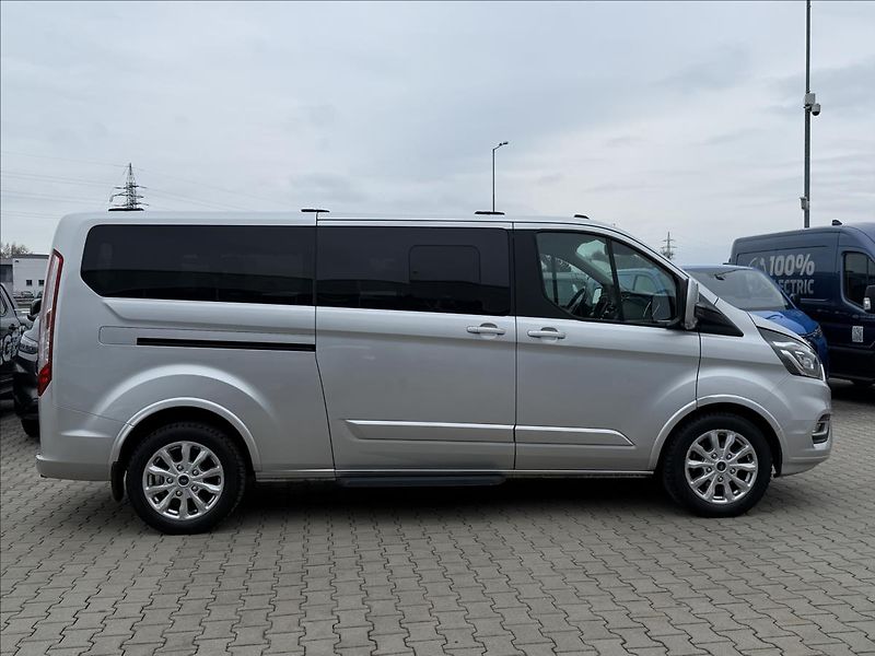 Ford Tourneo Custom 2,0 EcoBlue 136kW Titanium Aut - fotka 6 z 27