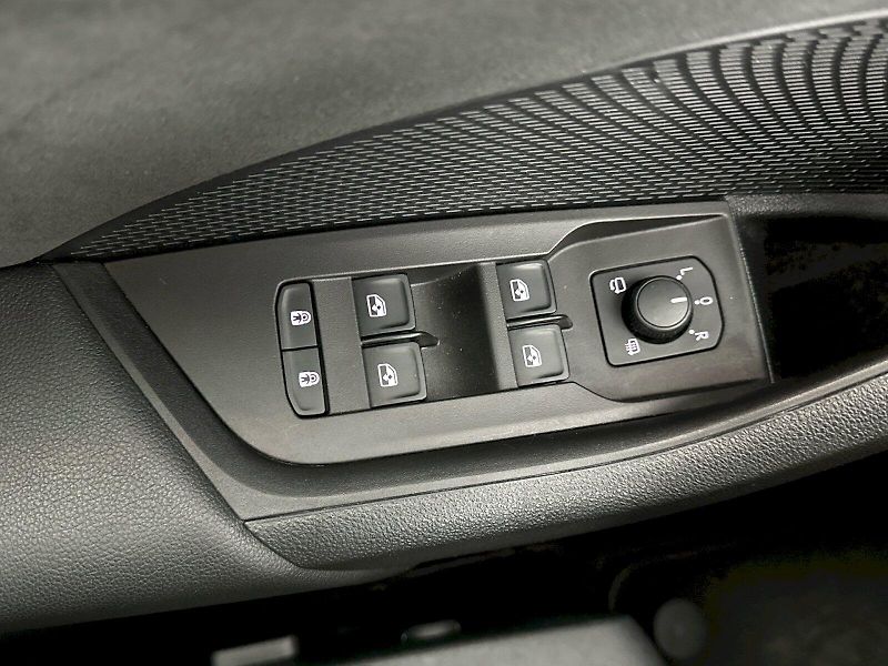 Škoda Octavia (2023) Combi DSG 2.0TSI 180kW RS Chal - fotka 28 z 34