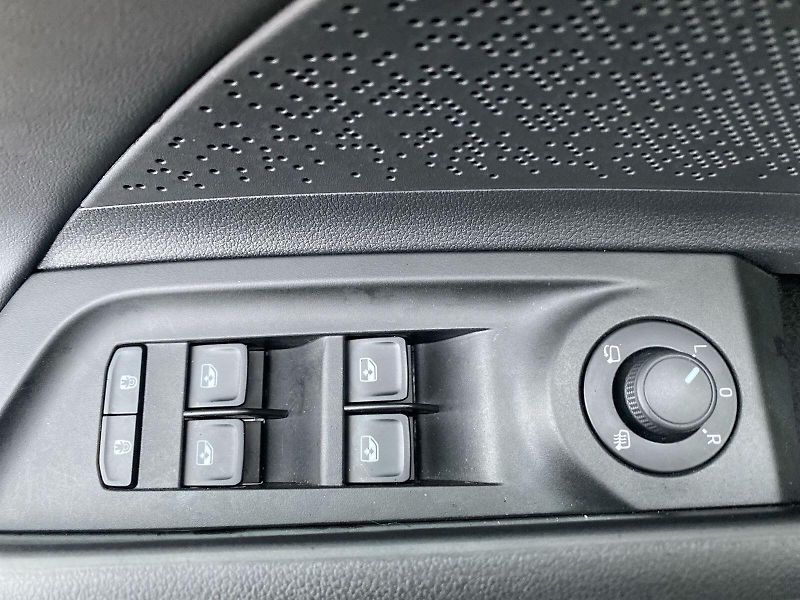 Škoda Enyaq (2025) 85 Sportline - fotka 18 z 32