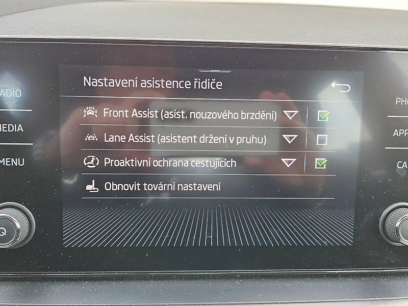 Škoda Kamiq (2021) STYLE Plus TSI 81/1.0 M6F - fotka 21 z 30