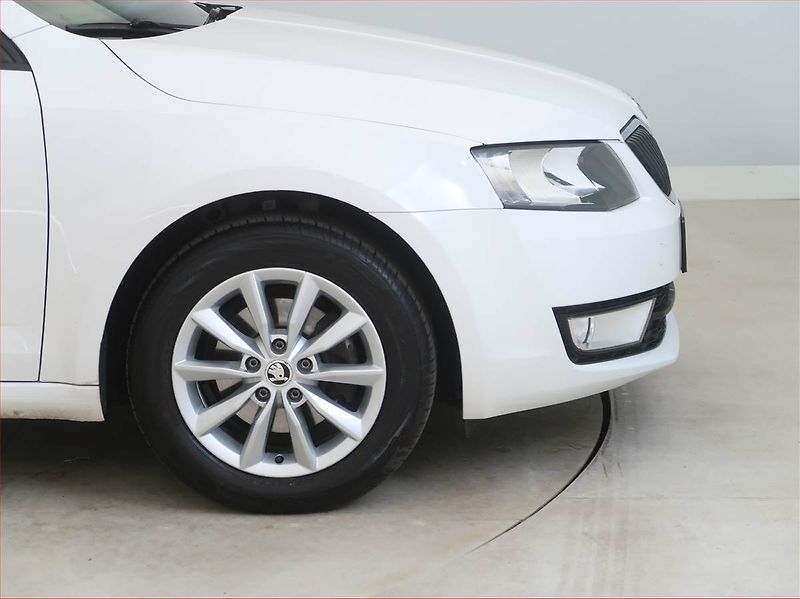 Škoda Octavia (2013) Elegance 1.6 TDI, Serv.kniha - fotka 12 z 15