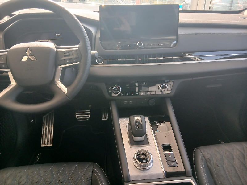 Mitsubishi Outlander (2026) 2.4 PHEV Instyle | 8 let zár. - fotka 6 z 7