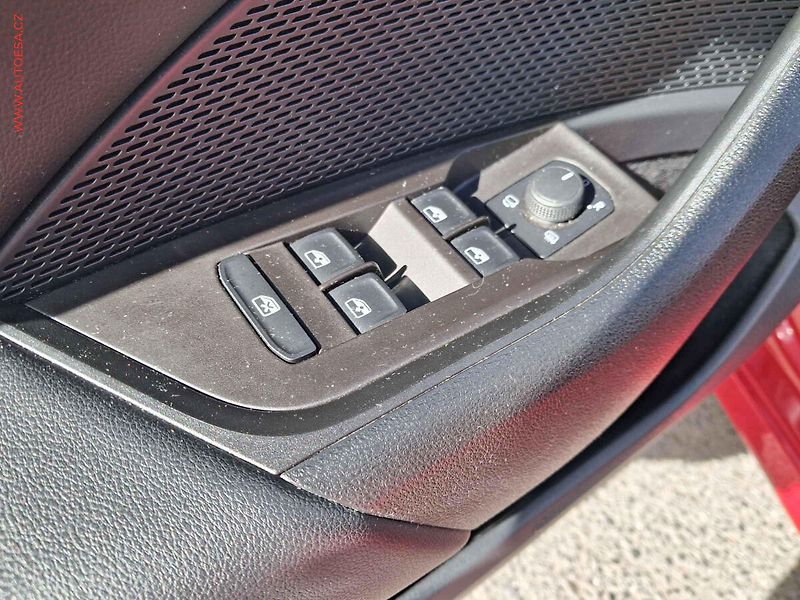 Škoda Octavia (2023) 1.5TSI E-Tec, ČR, DSG, navi - fotka 13 z 20
